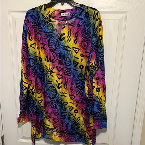 Colorful Geometric Print Top - Picture 1 of 4